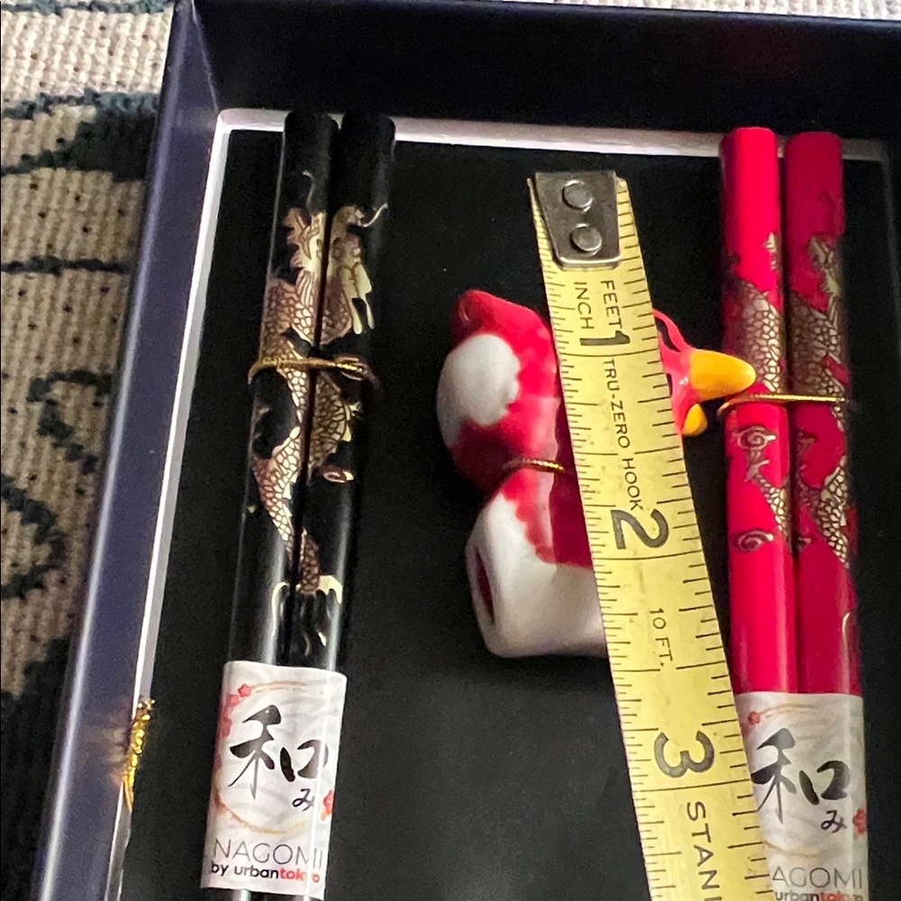 #1012+Red and Black Chopstick Set with 2 Set of black & red Dragons - Picture 4 of 13